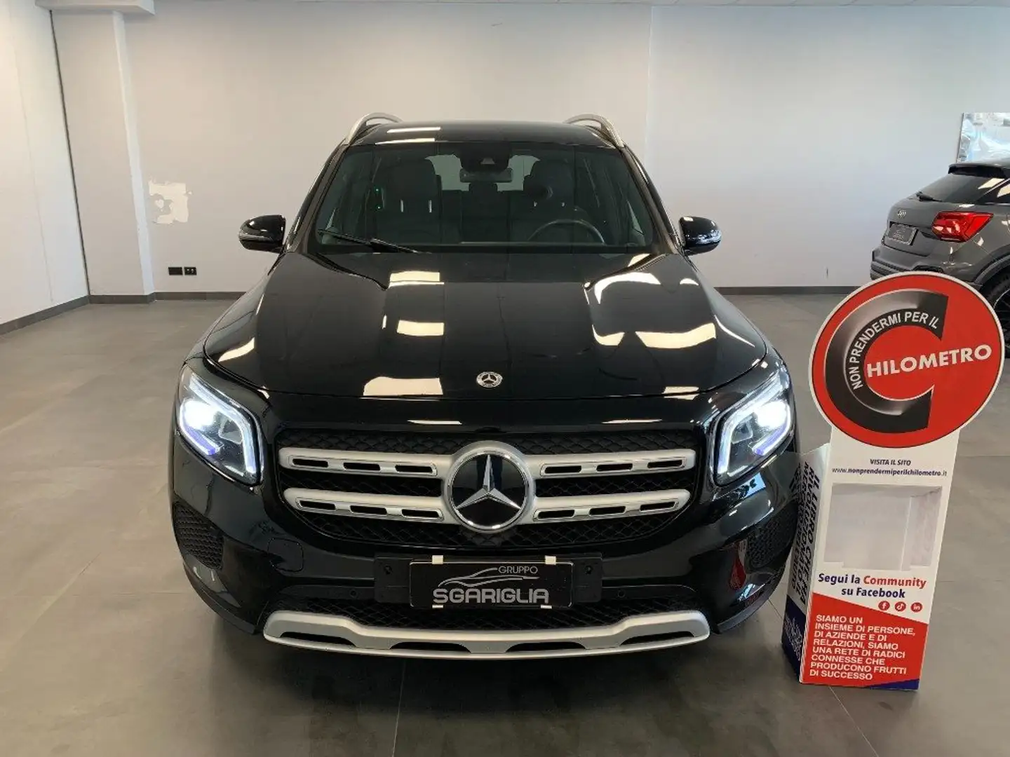 Mercedes-Benz GLB 180 d 7 Posti Automatico Sport Plus Nero - 2