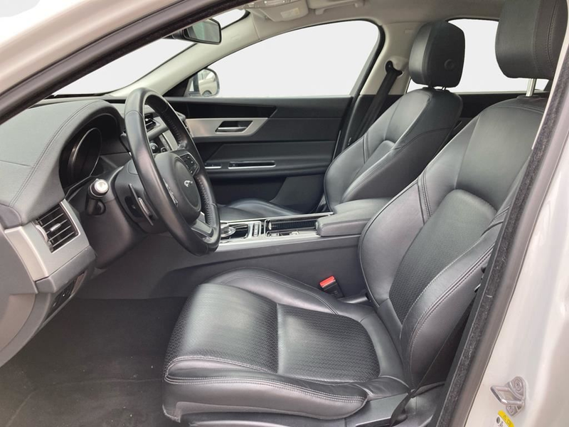 Jaguar XF Prestige — photo 7