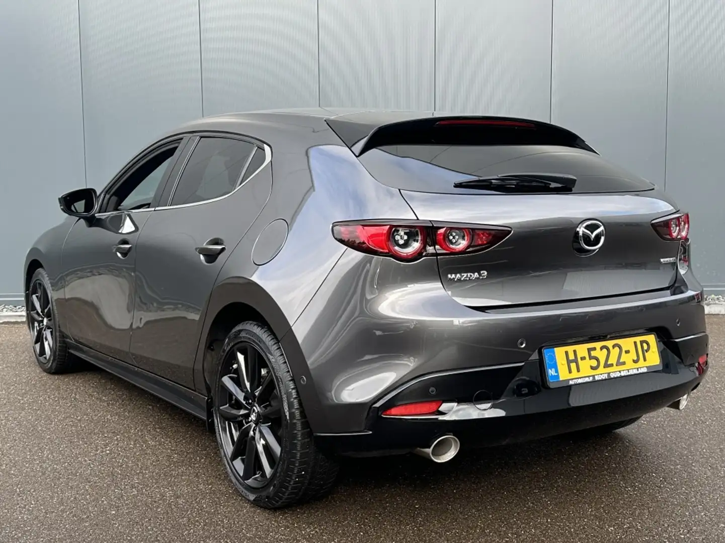 Mazda 3 2.0 SkyActiv-X Luxury met I-Activsense pakket Grey - 2