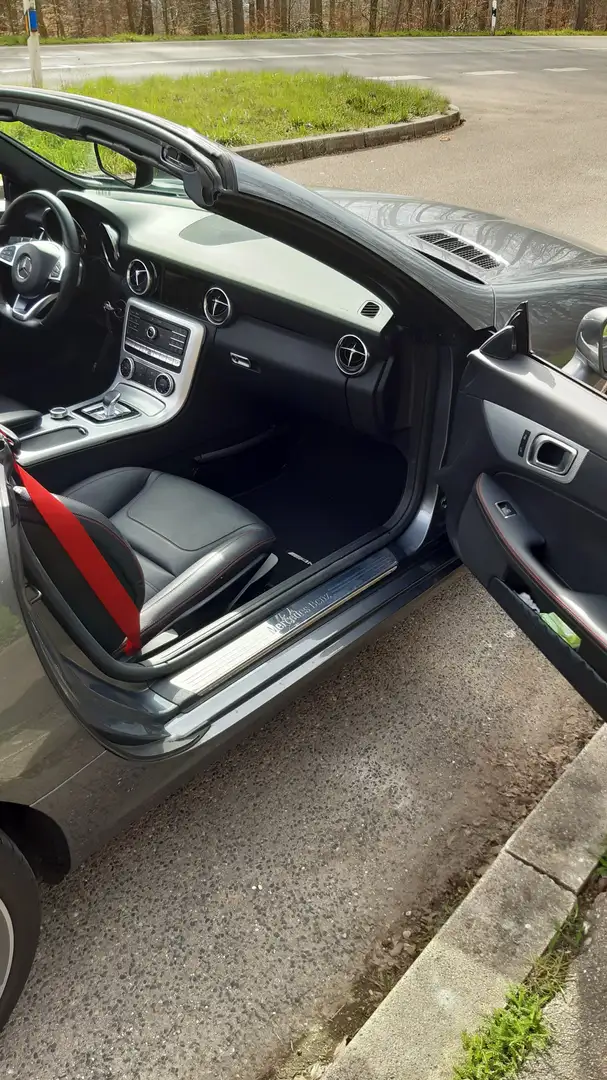 Mercedes-Benz SLC 250 SLC 250 d 9G- AMG Styling Sportfahrwerk Silber - 2