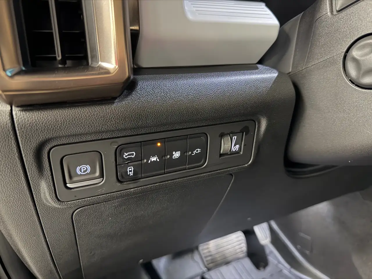 GMC HUMMER EV SUV снимка GMC HUMMER EV SUV