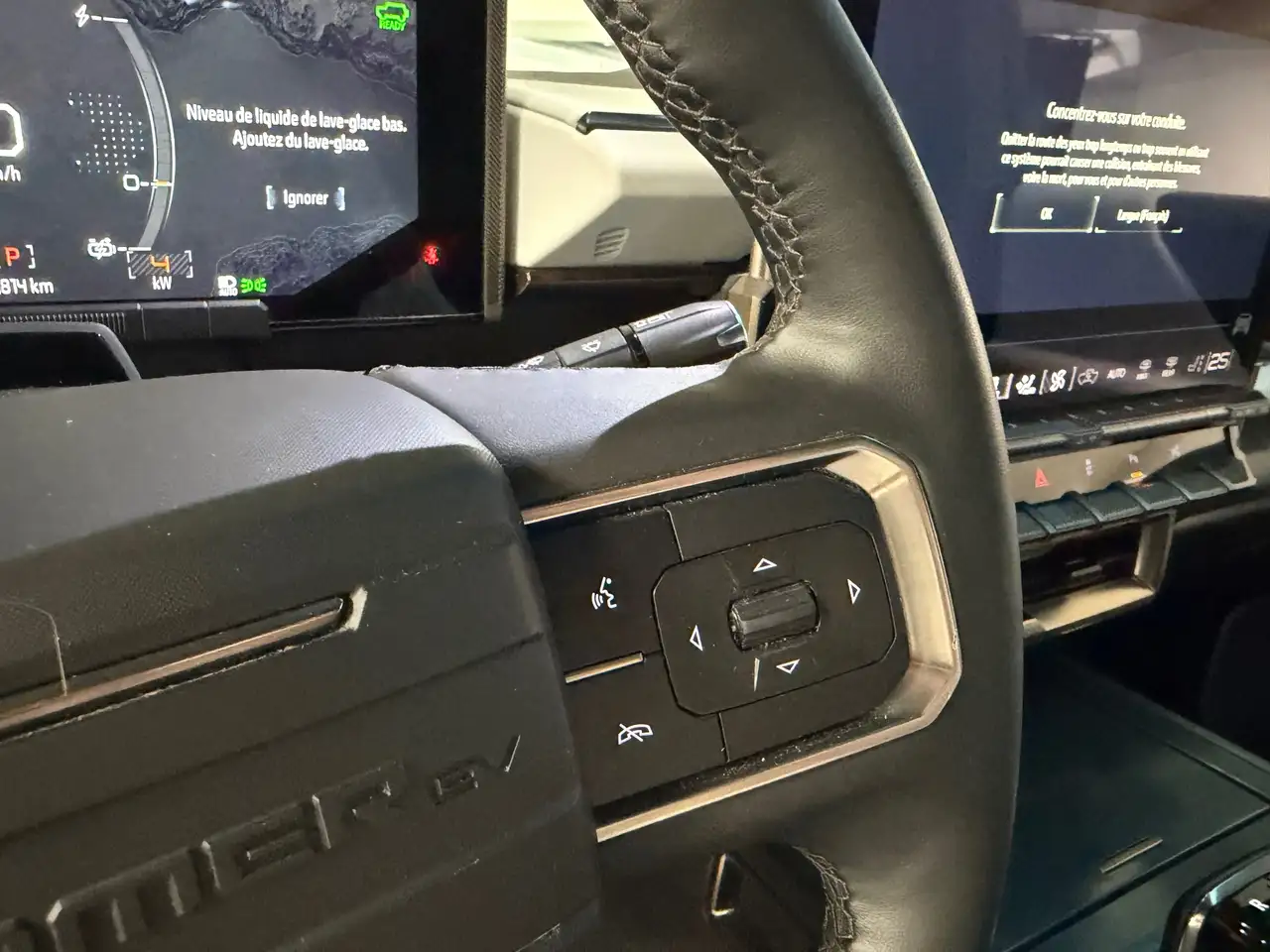 GMC HUMMER EV SUV снимка GMC HUMMER EV SUV