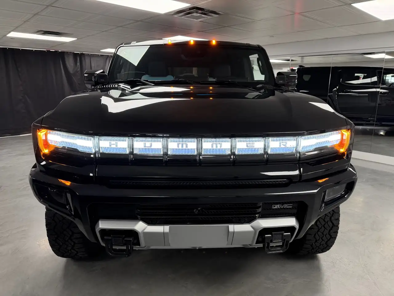 GMC HUMMER EV SUV снимка GMC HUMMER EV SUV