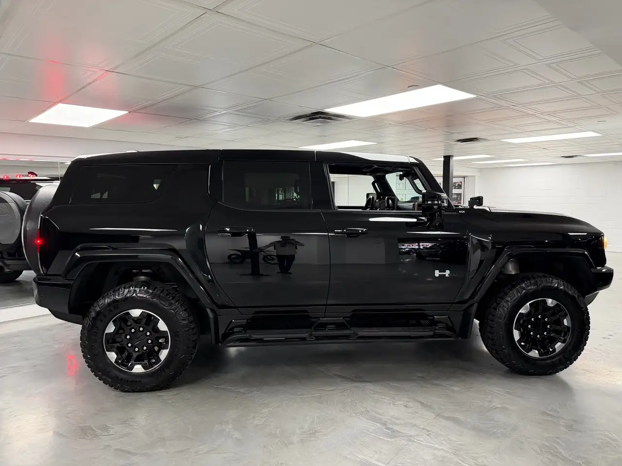 GMC HUMMER EV SUV снимка GMC HUMMER EV SUV
