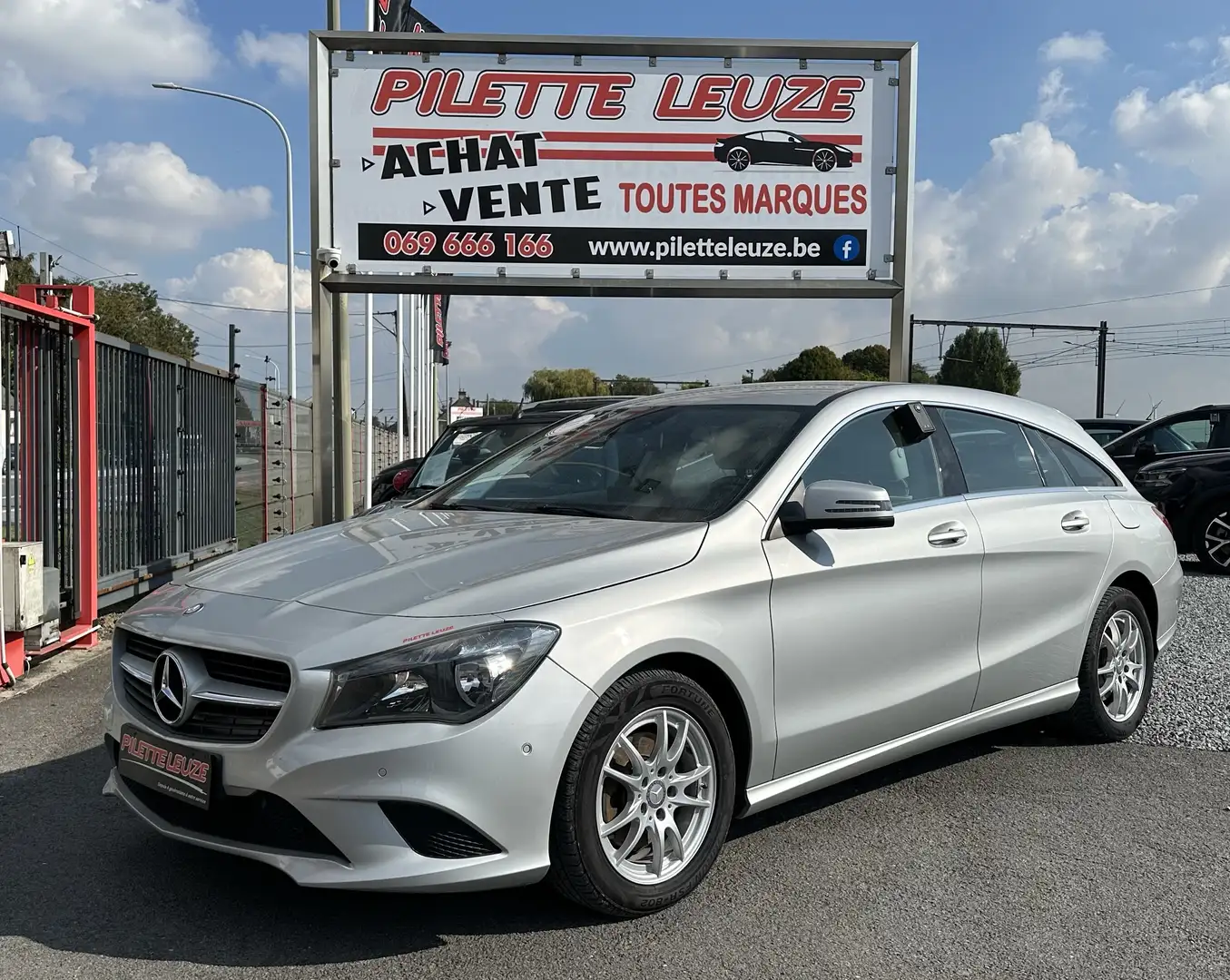 Mercedes-Benz CLA 180 CLA 180 d Gris - 1
