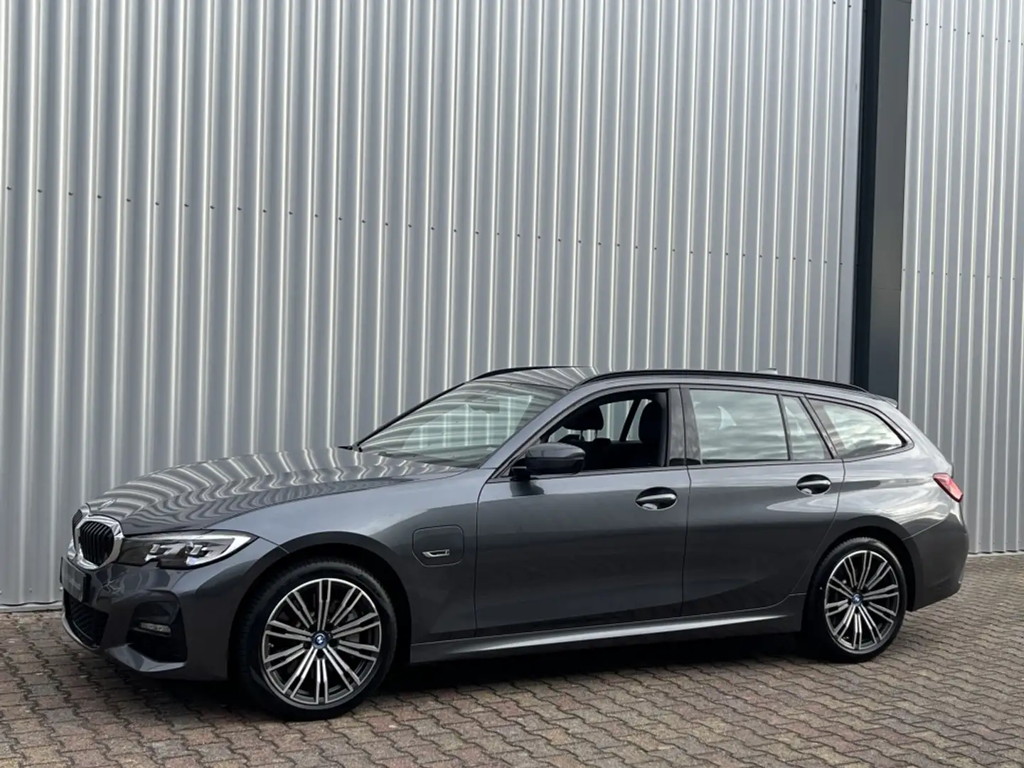 BMW 330 3-serie Touring 330e xDrive M-Sport Pakket | Stoel Grau - 2