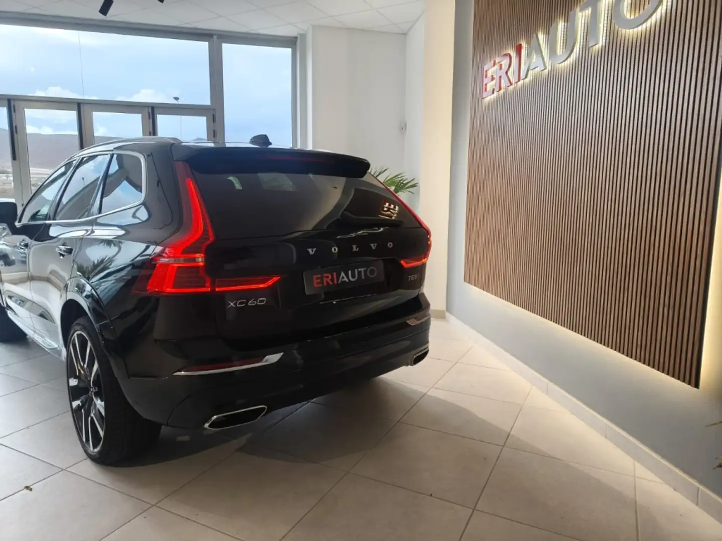 Volvo XC60 T8 Twin Inscription Premium Edition Noir - 2
