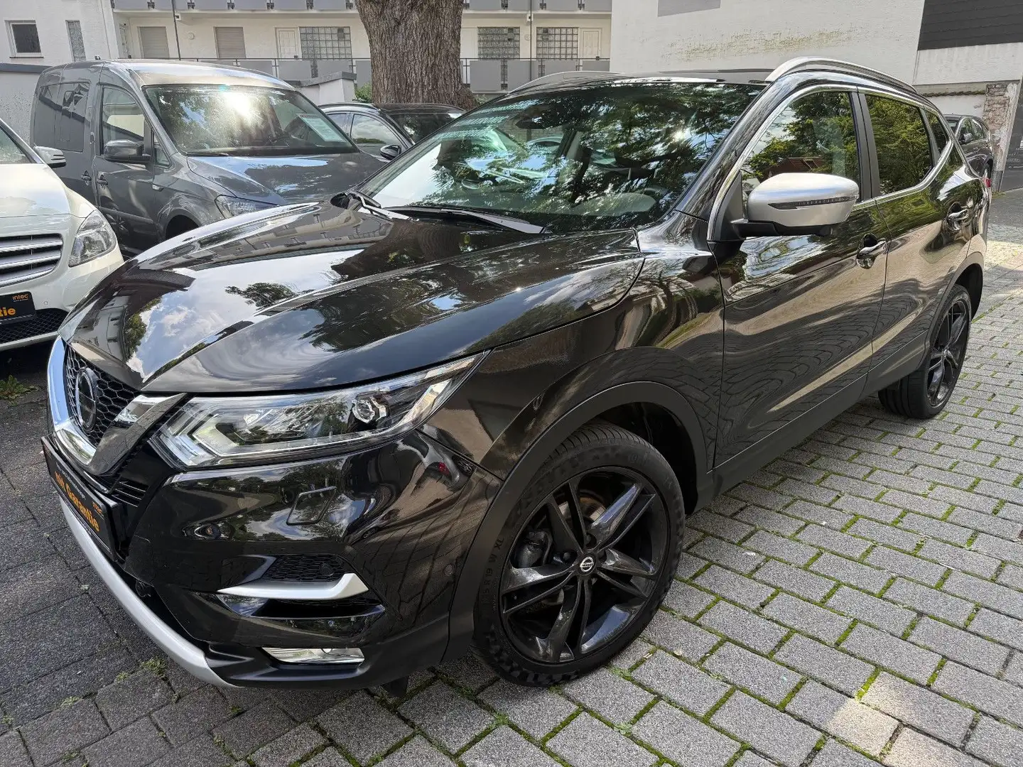 Nissan Qashqai 1.3N-Motion,PDC Kamera,Keylees go,1.Hand Schwarz - 1