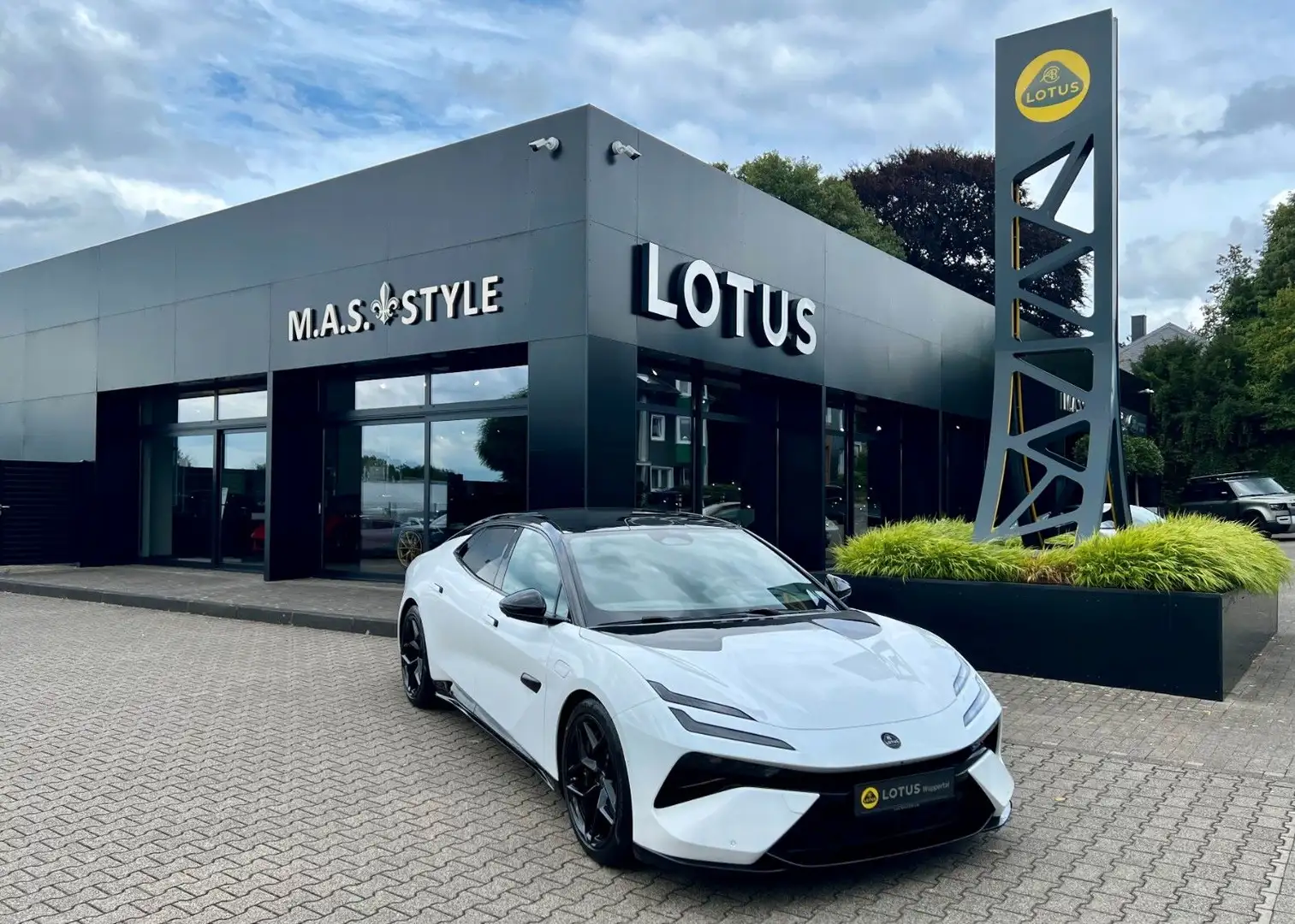 Lotus Emeya 21 Zoll Black Badges Lotus Wuppertal Білий - 1