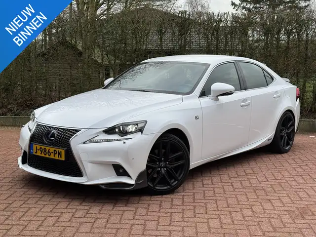 Lexus IS 300 300h F Sport Line ''A tot Z Lexus onderhouden''