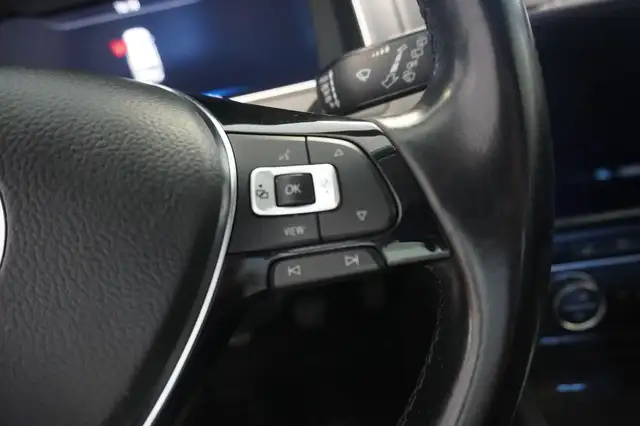 Volkswagen Golf view 13