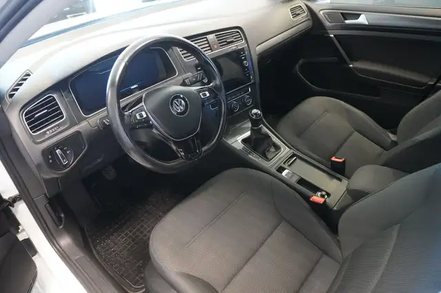 Volkswagen Golf view 7