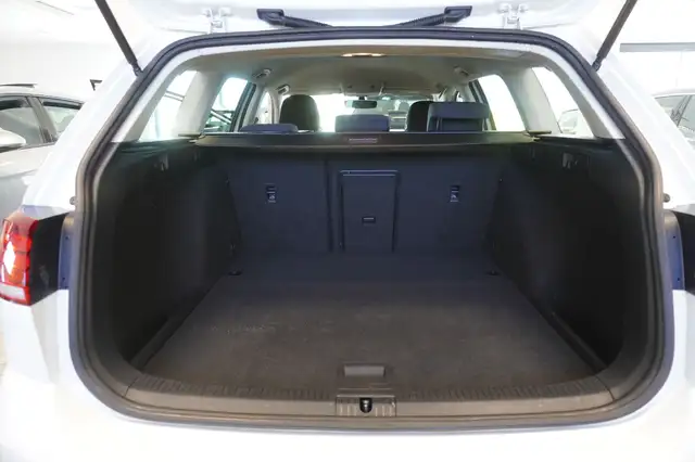 Volkswagen Golf view 10