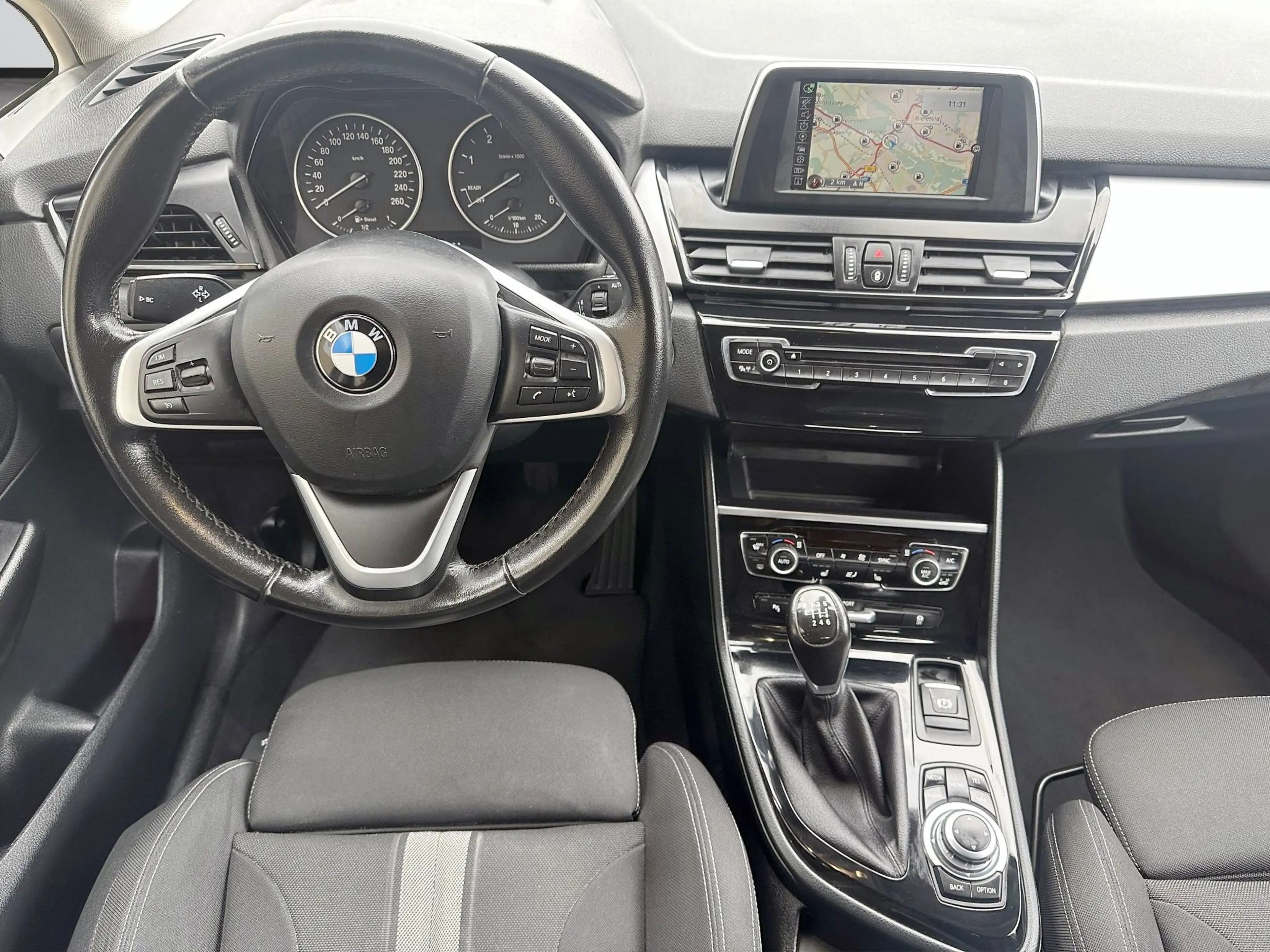 BMW 220 d Active Tourer 1.Hand — photo 8