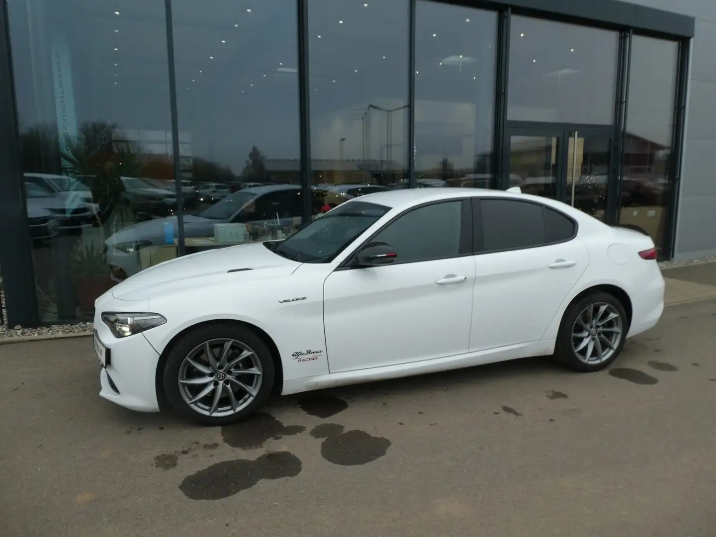 Alfa Romeo Giulia Veloce Q4, Klima, SHZ, PDC, Navi Weiß - 2