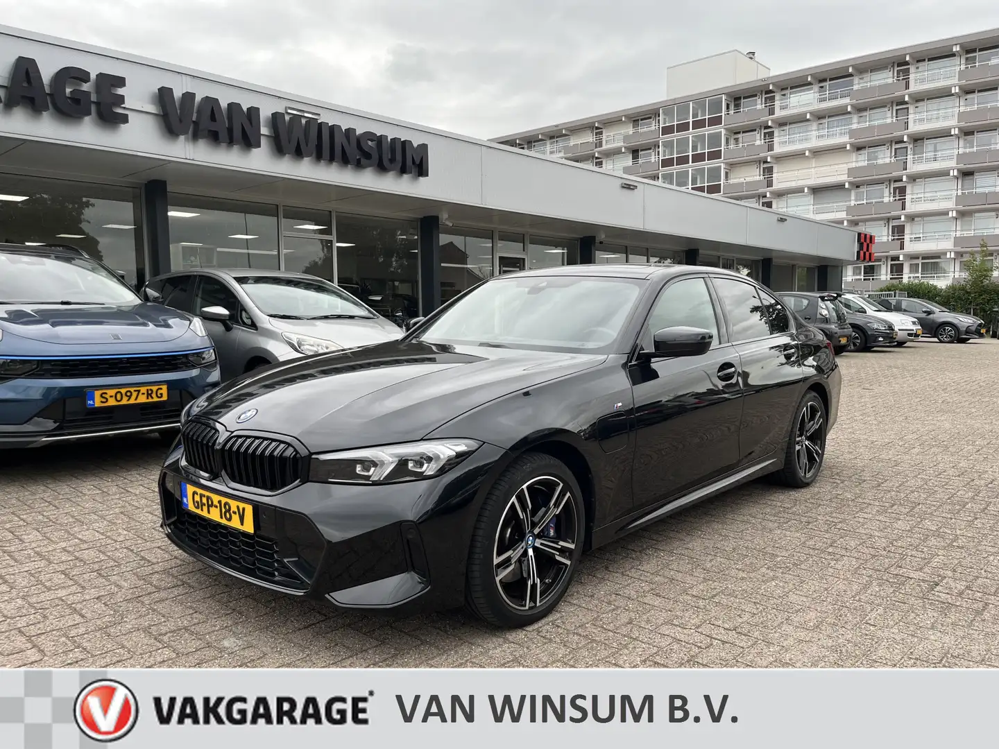 BMW 320 3-serie 320e M-Sport pakket Panodak Pdc Lmv Wegkla Schwarz - 1