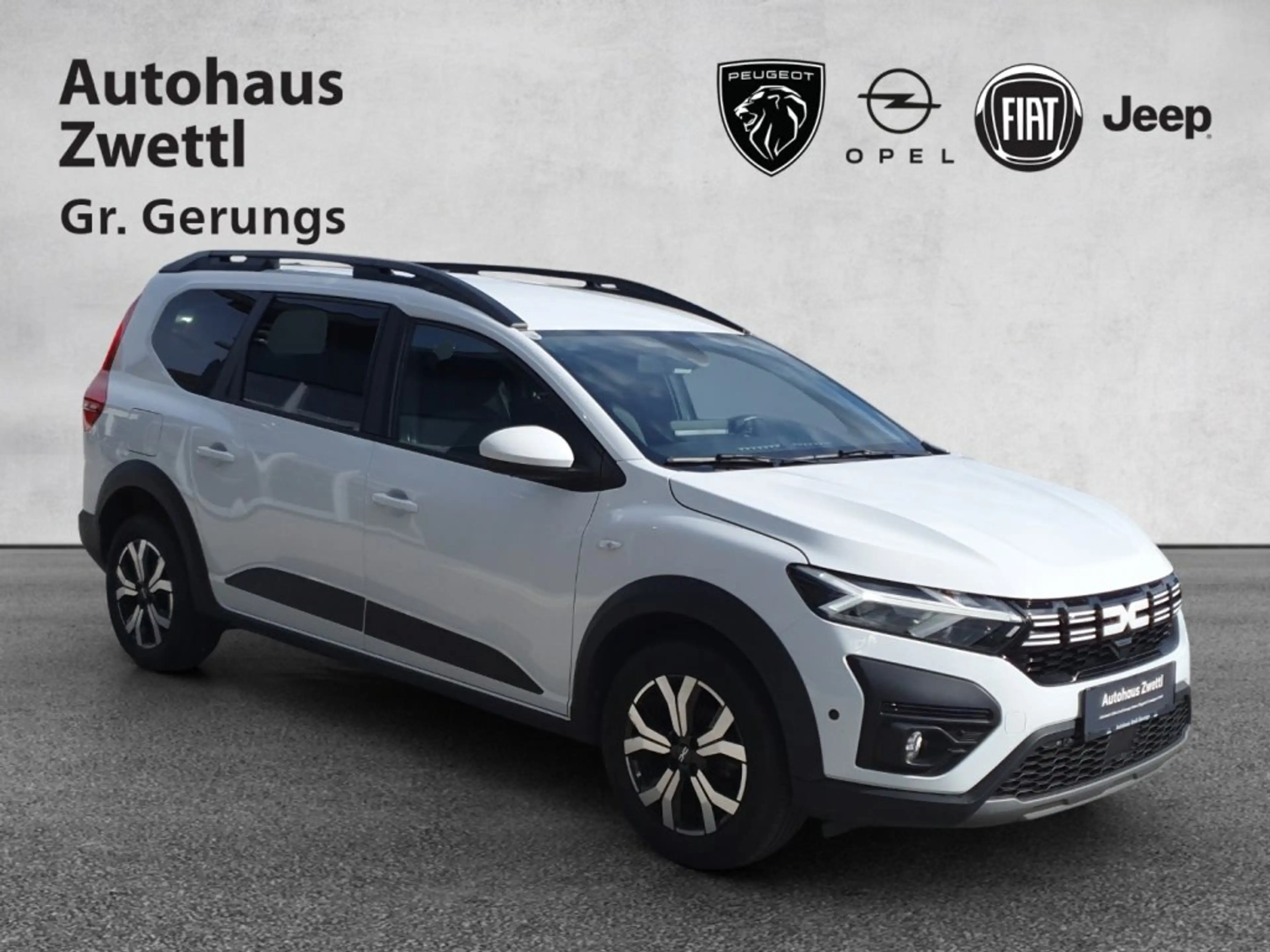 Dacia Jogger Expression TCe 110 — photo 8