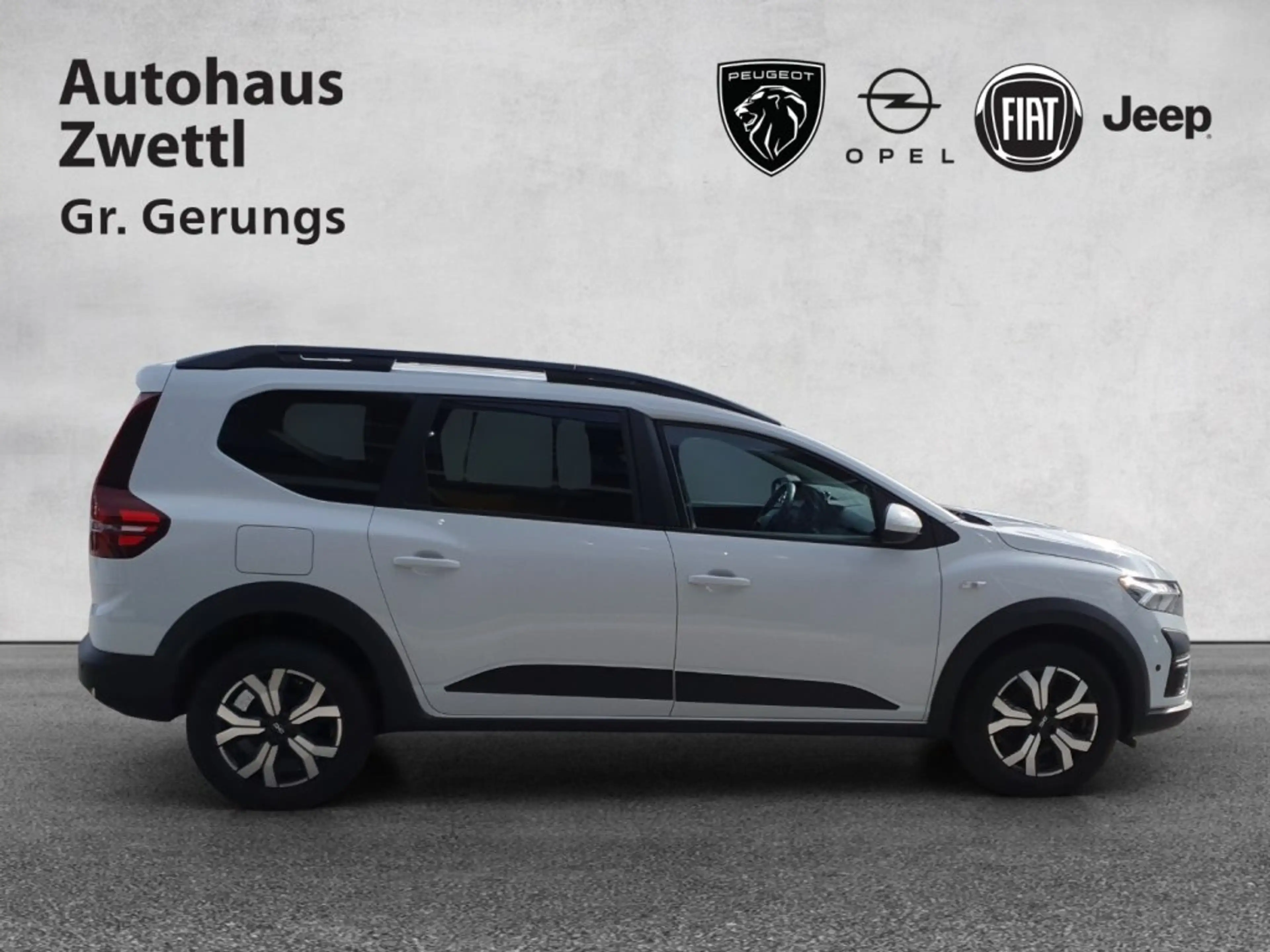Dacia Jogger Expression TCe 110 — photo 7