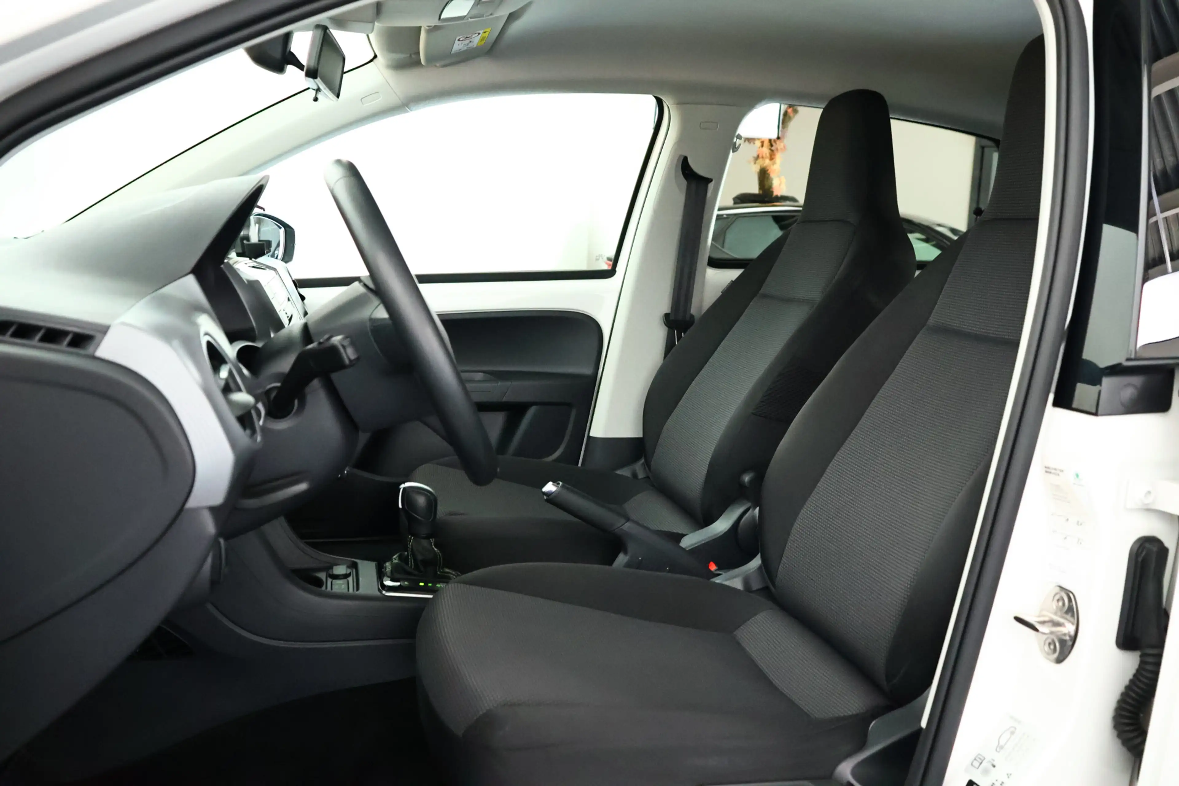 Skoda Citigo e-iV EV Style Cruisecontrol / Lane Assist / PDC — photo 12