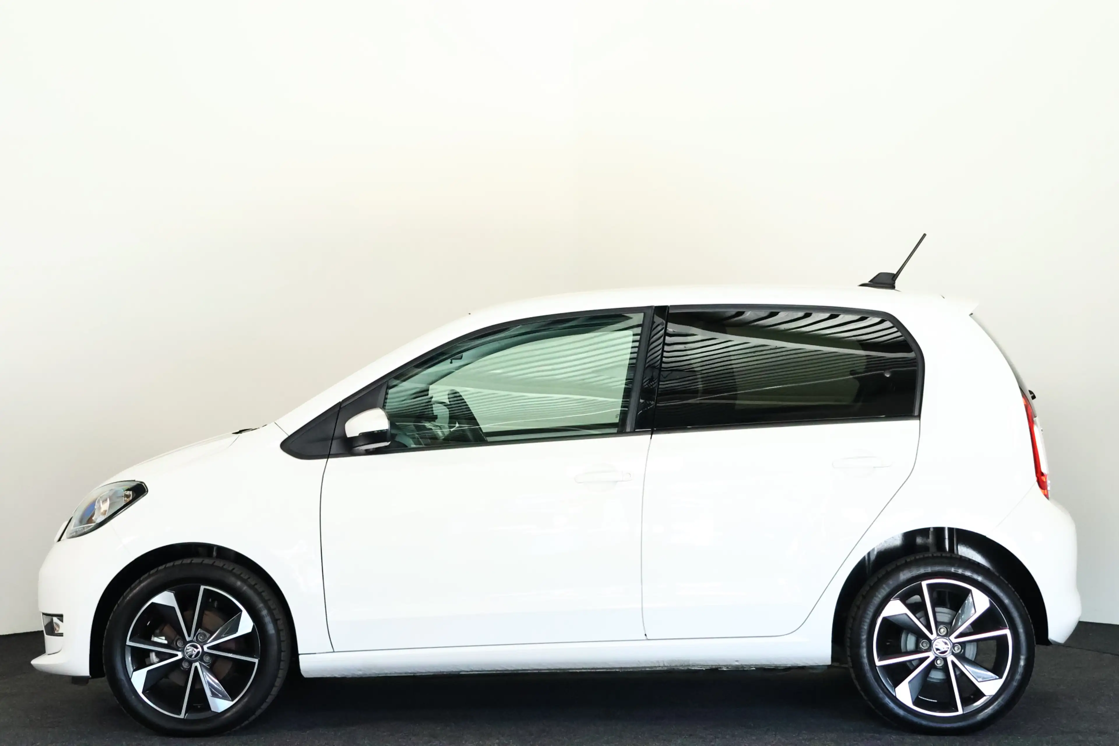 Skoda Citigo e-iV EV Style Cruisecontrol / Lane Assist / PDC — photo 28