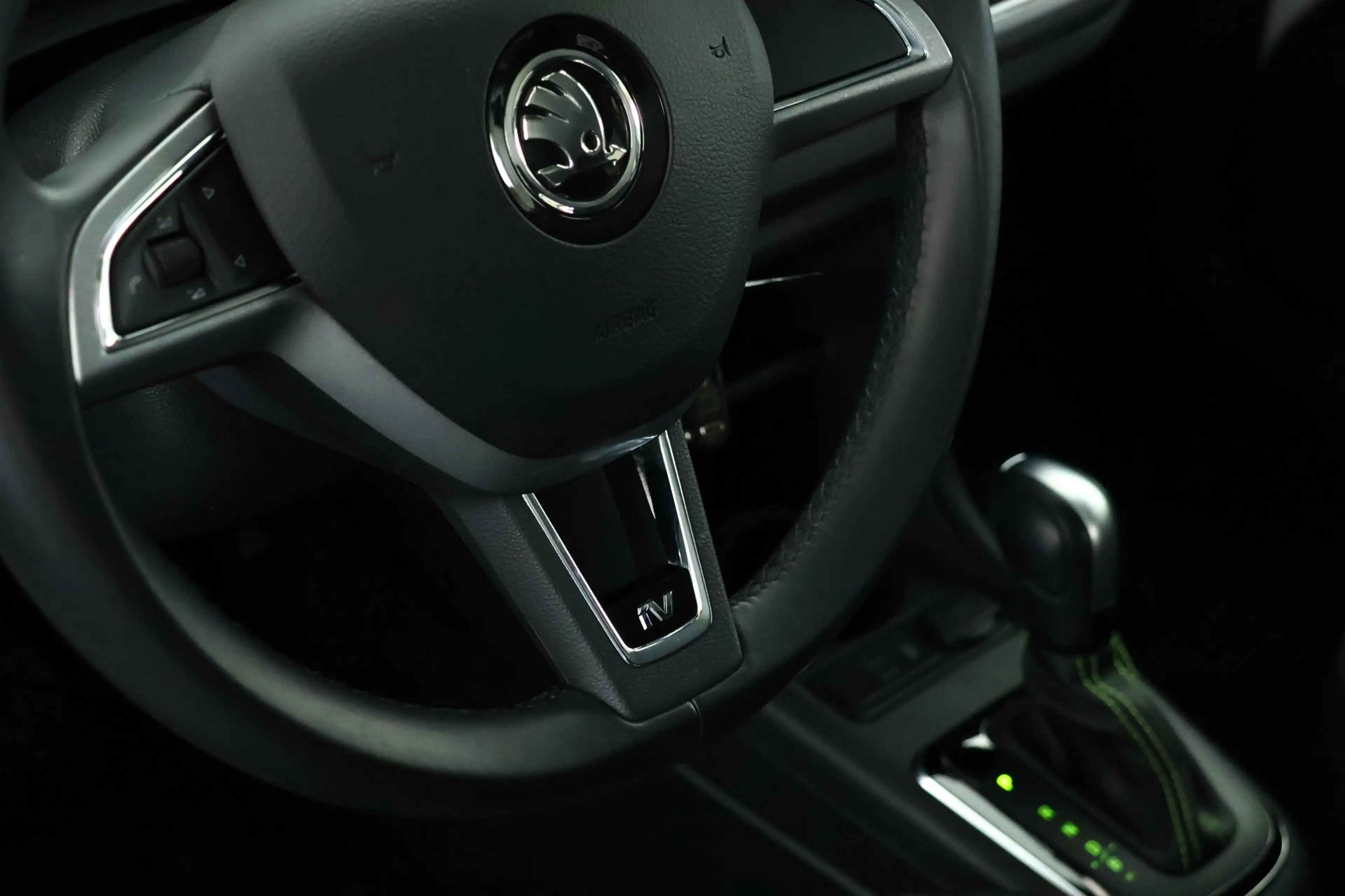 Skoda Citigo e-iV EV Style Cruisecontrol / Lane Assist / PDC — photo 18