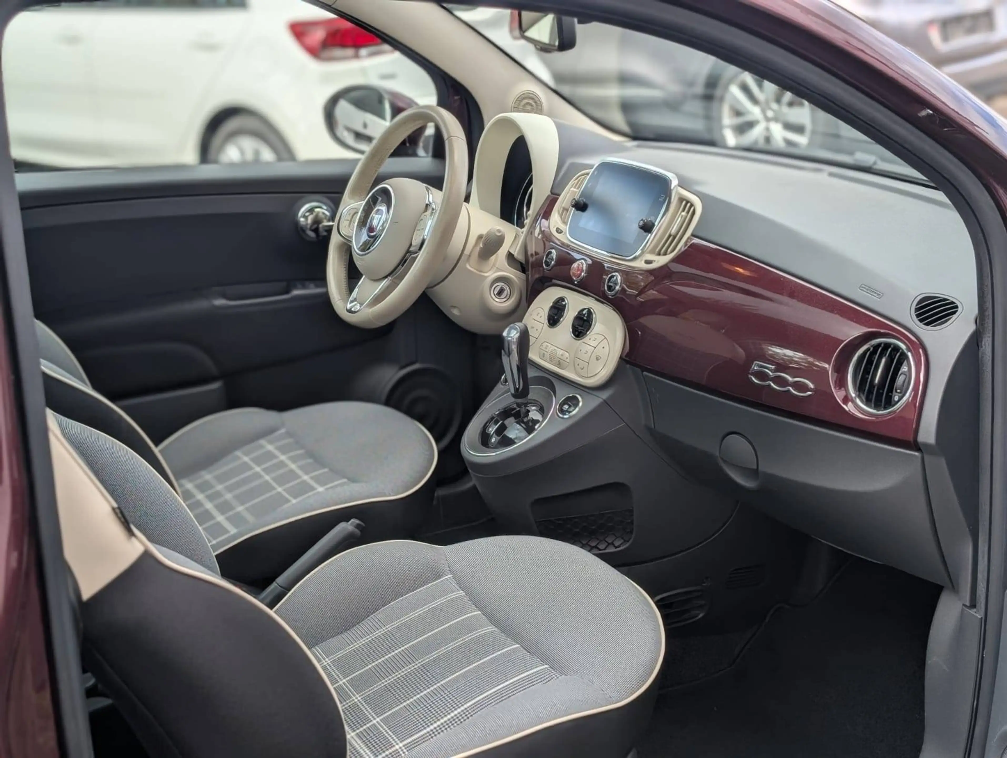 Fiat 500 Lounge — photo 13