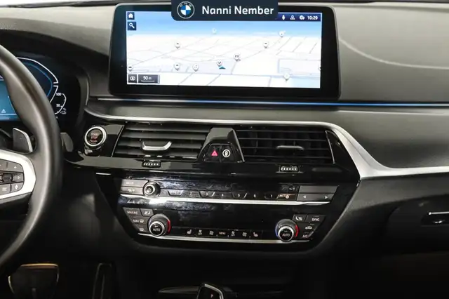 BMW 5 Series view 12