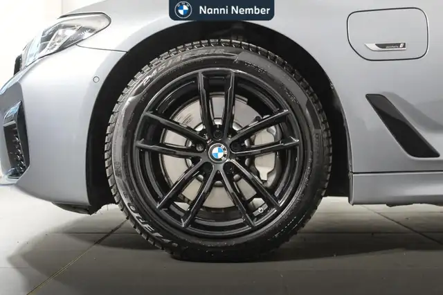 BMW 5 Series view 7