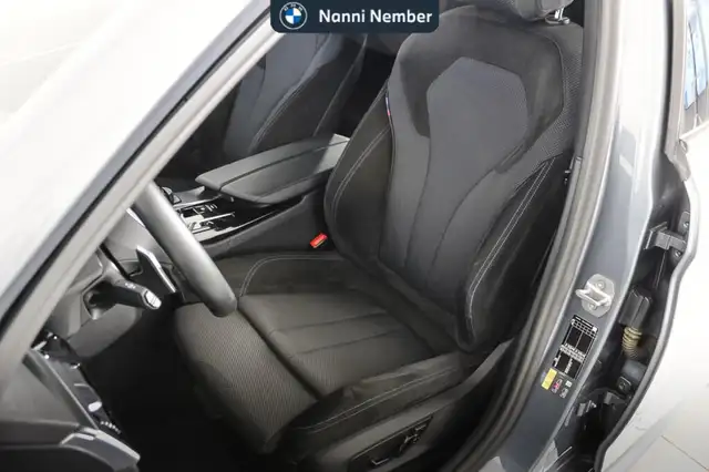 BMW 5 Series view 14
