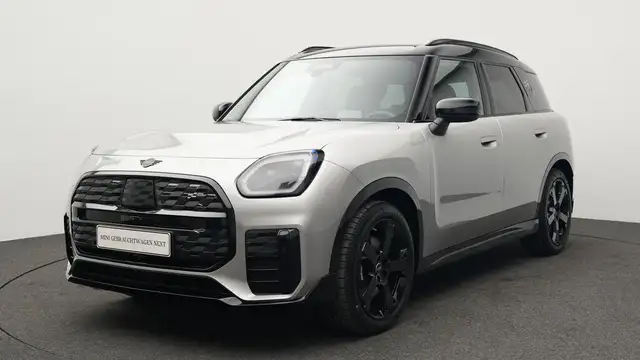 MINI Countryman SE All4 John Cooper Works Trim