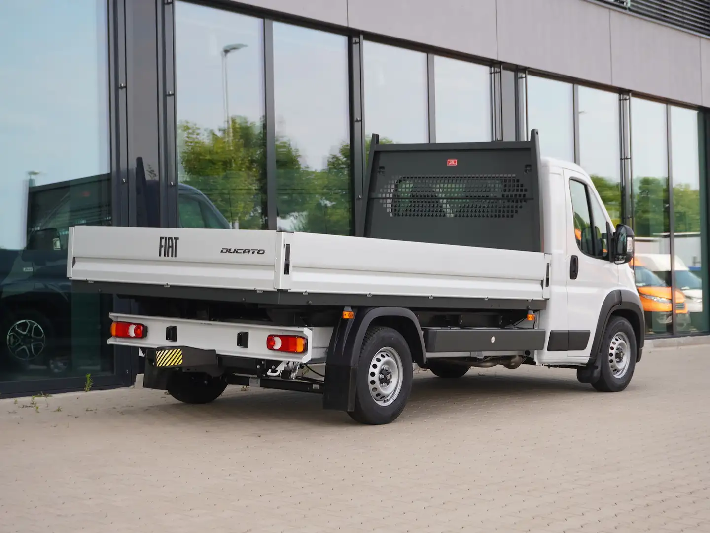 Fiat Ducato Maxi Pritsche L2S / 10-Zoll Navi + AHK Blanc - 2