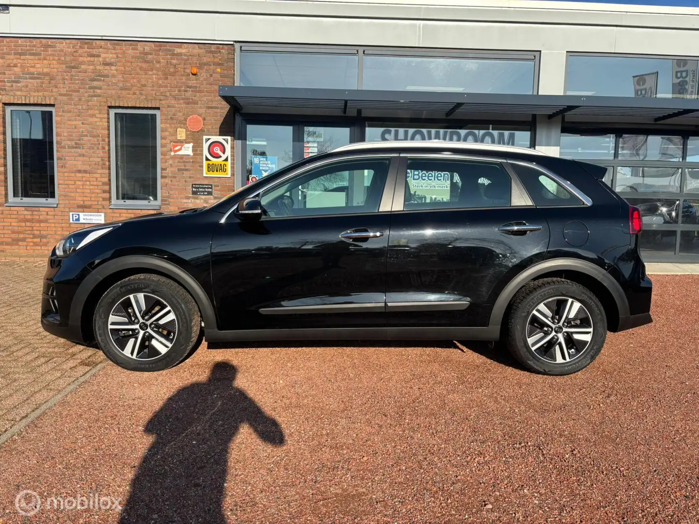 Kia Niro 1.6 GDi DynamicLine | Cruise | Camera | Carplay Zwart - 2