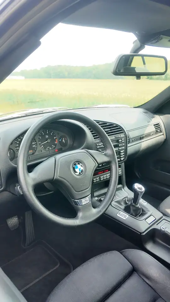BMW 323i / M-Paket / technoviolett, foto 7