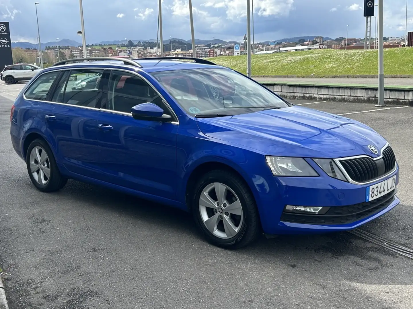 Skoda Octavia Combi 1.6TDI CR Ambition Bleu - 2