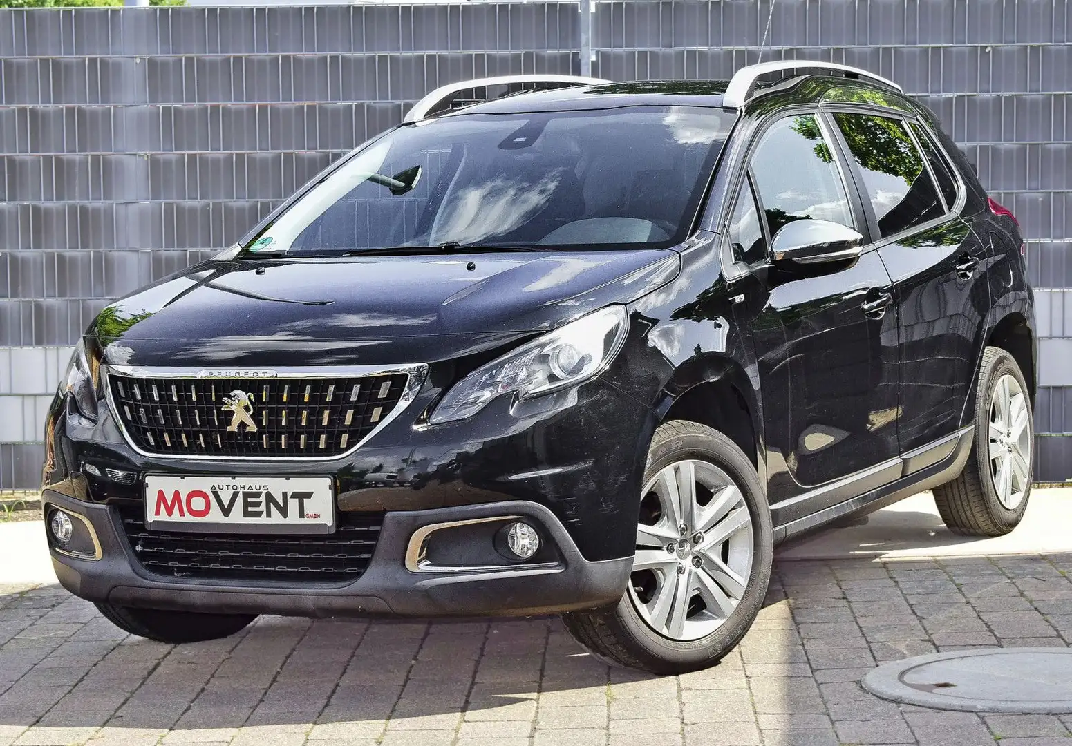 Peugeot 2008 Style PT 110 St-Stop*Panorama*Tempomat*PDC Schwarz - 1