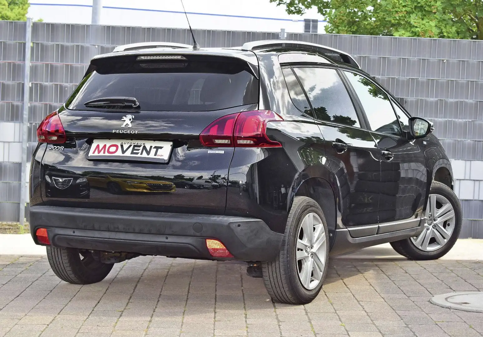 Peugeot 2008 Style PT 110 St-Stop*Panorama*Tempomat*PDC Schwarz - 2