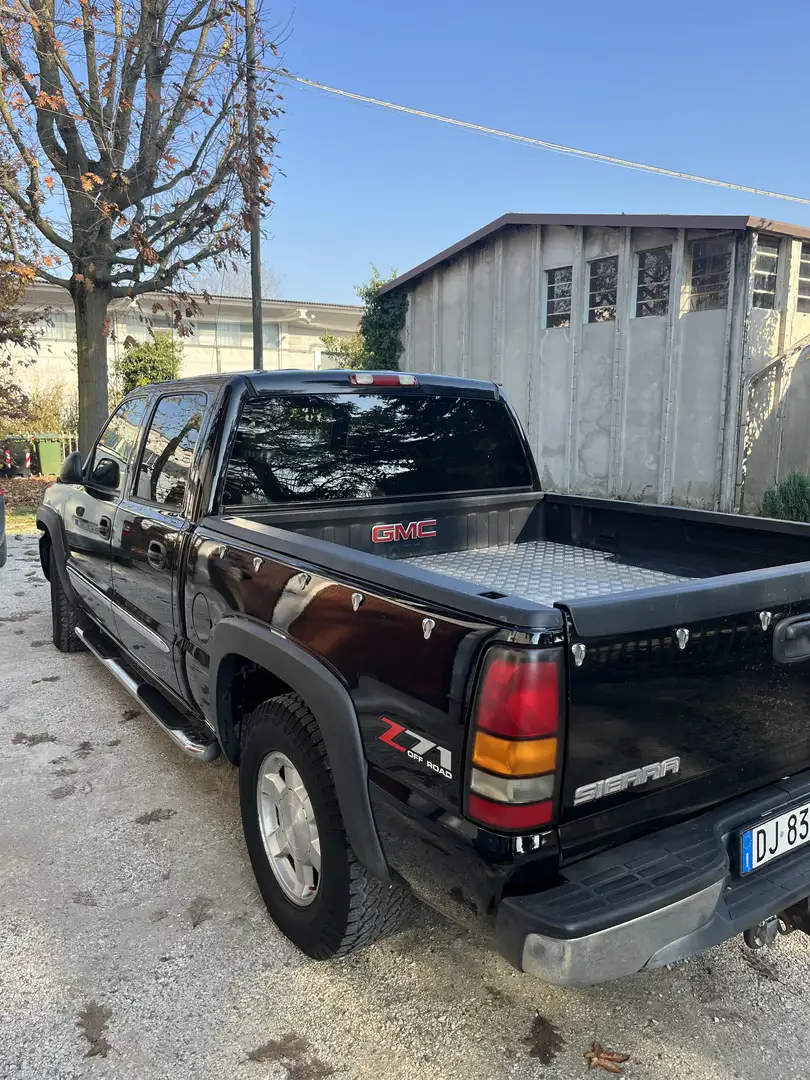 GMC Sierra pick up - 2