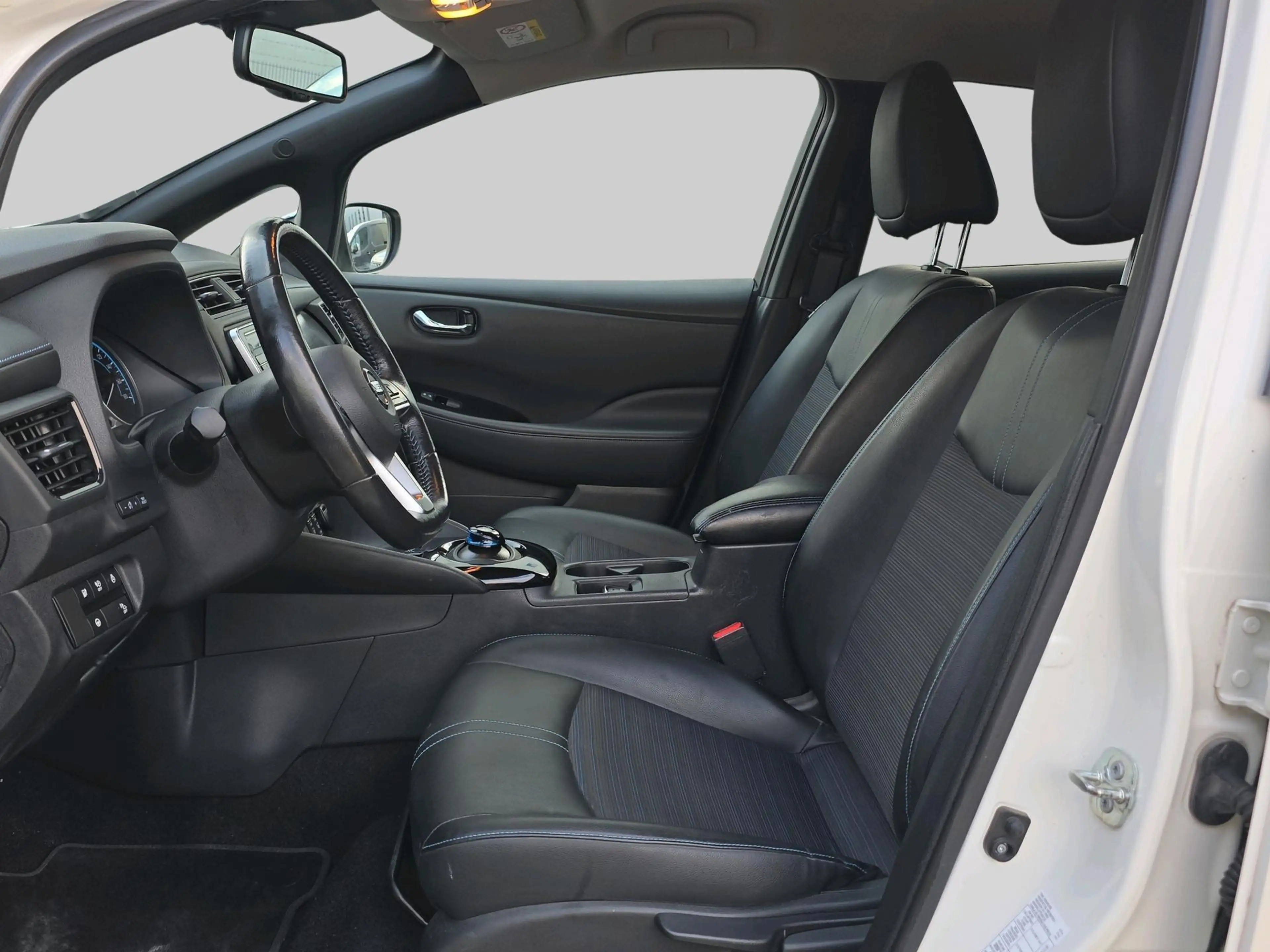 Nissan Leaf Tekna 40 kWh | Bose Audio | 360 Camera | Halfleder — photo 12