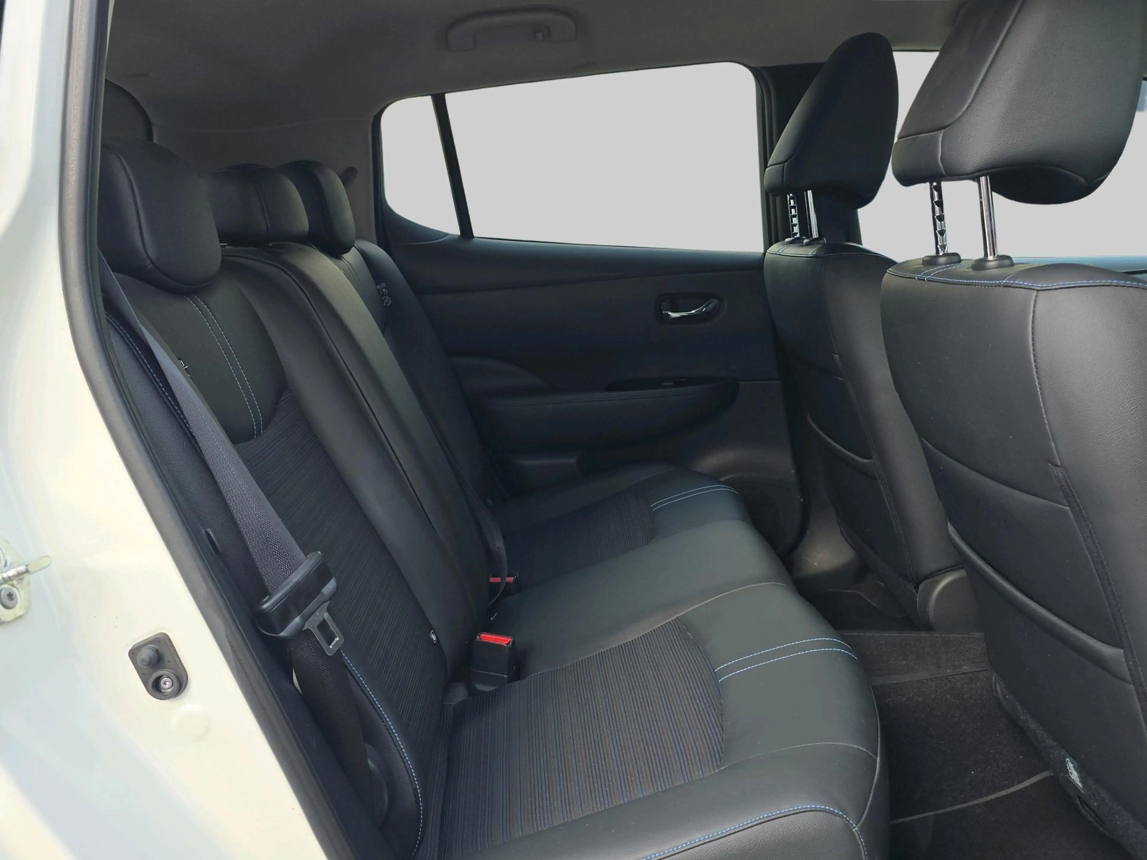 Nissan Leaf Tekna 40 kWh | Bose Audio | 360 Camera | Halfleder — photo 14