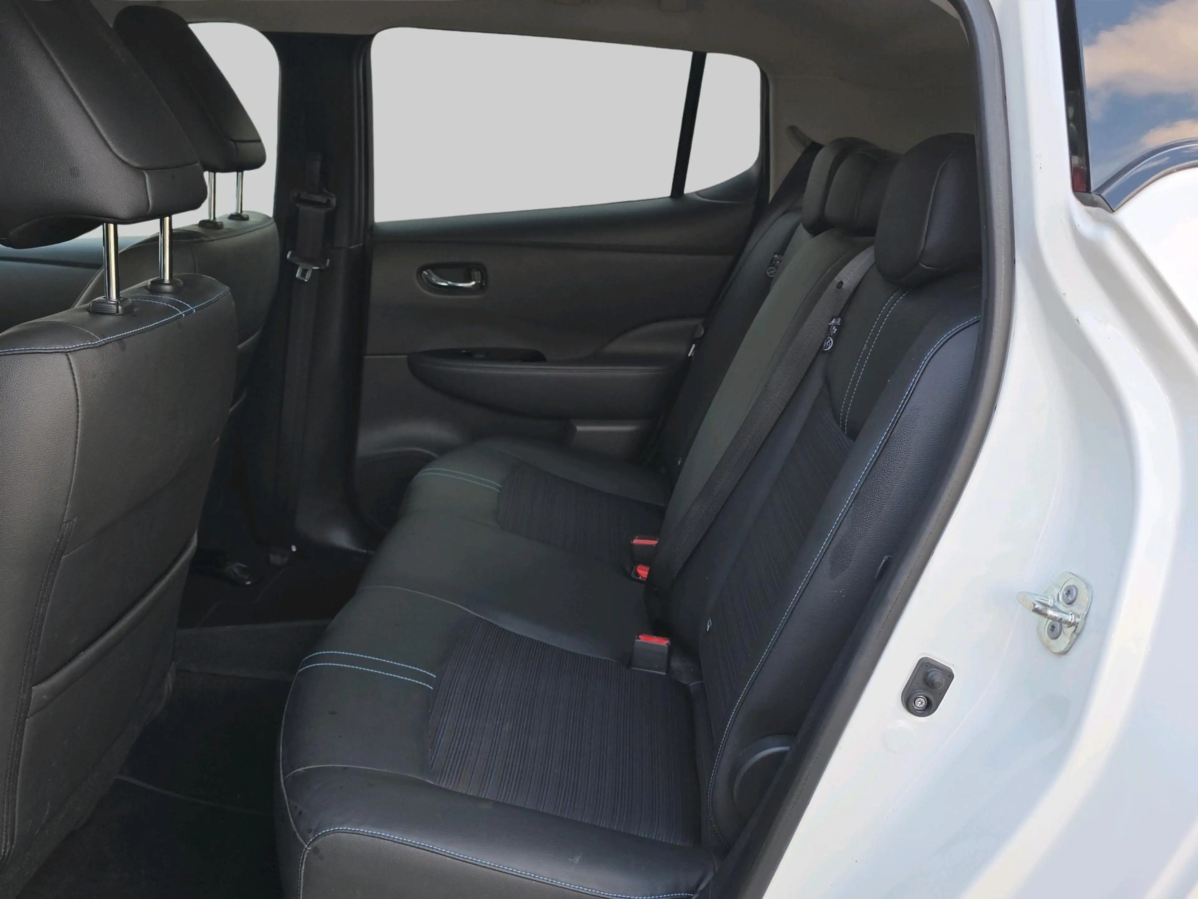 Nissan Leaf Tekna 40 kWh | Bose Audio | 360 Camera | Halfleder — photo 6