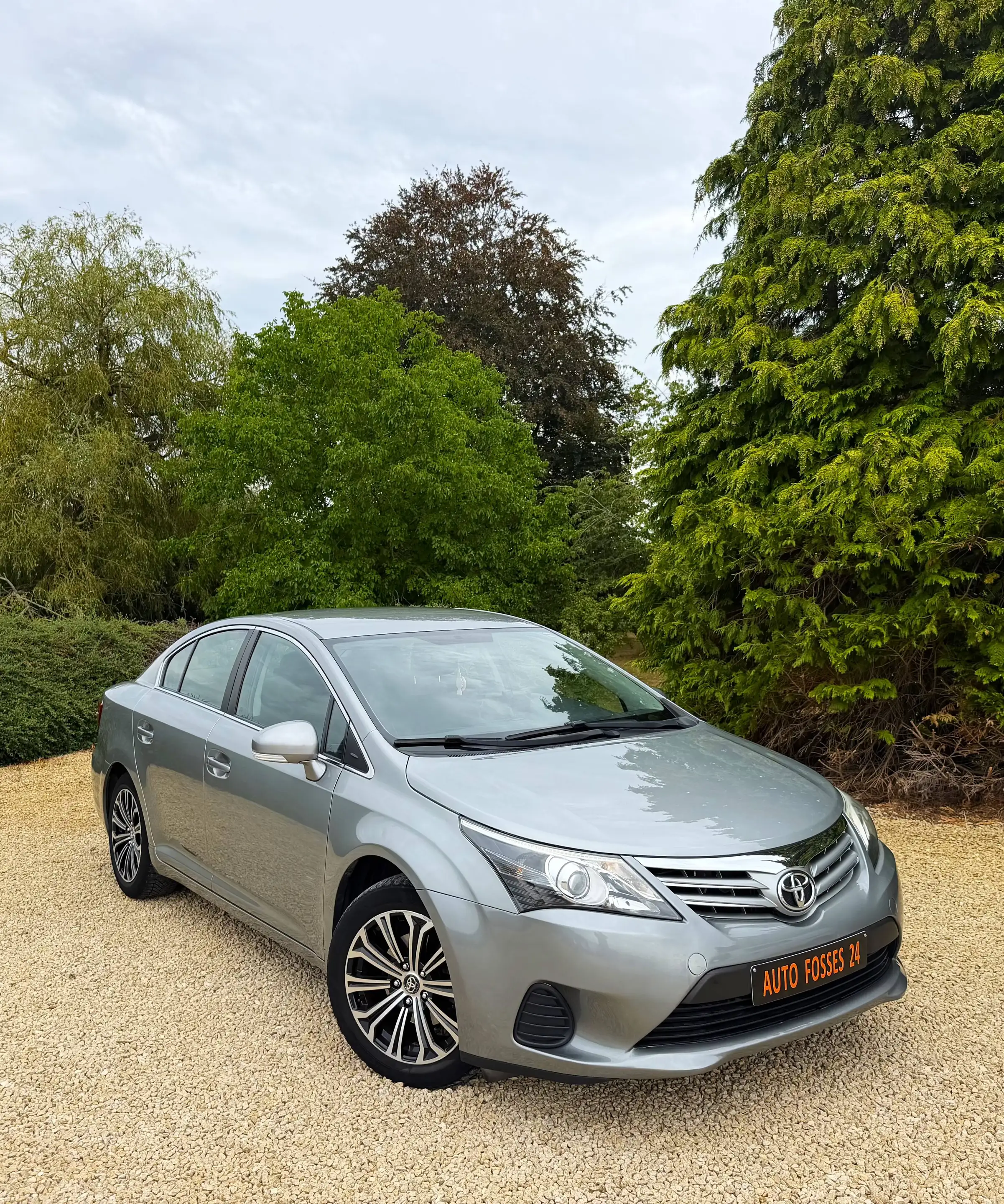 Toyota Avensis Berline 1.6i Comfort LED CLIM JANTES 17' CAMERA GARANTIE 1 AN — photo 5