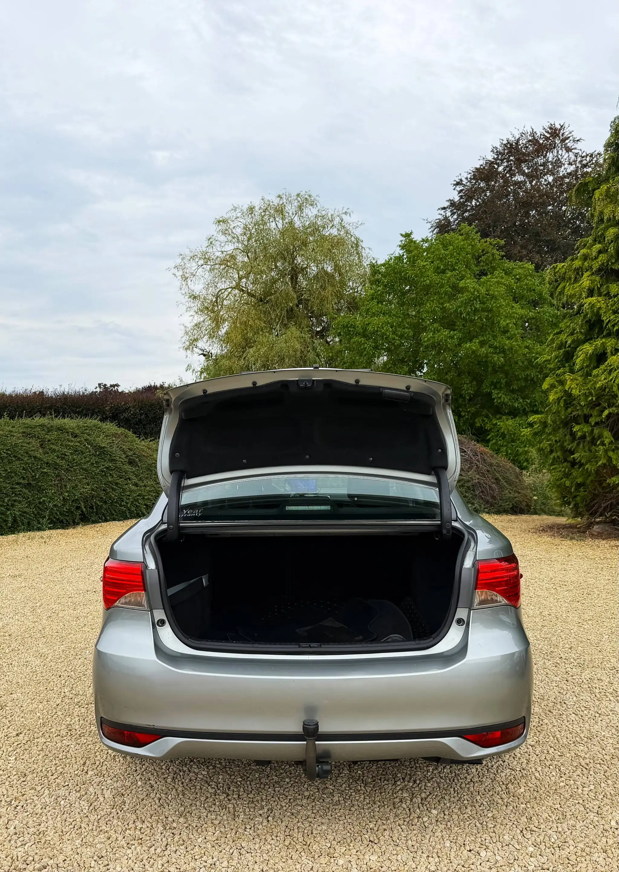 Toyota Avensis Berline 1.6i Comfort LED CLIM JANTES 17' CAMERA GARANTIE 1 AN — photo 4