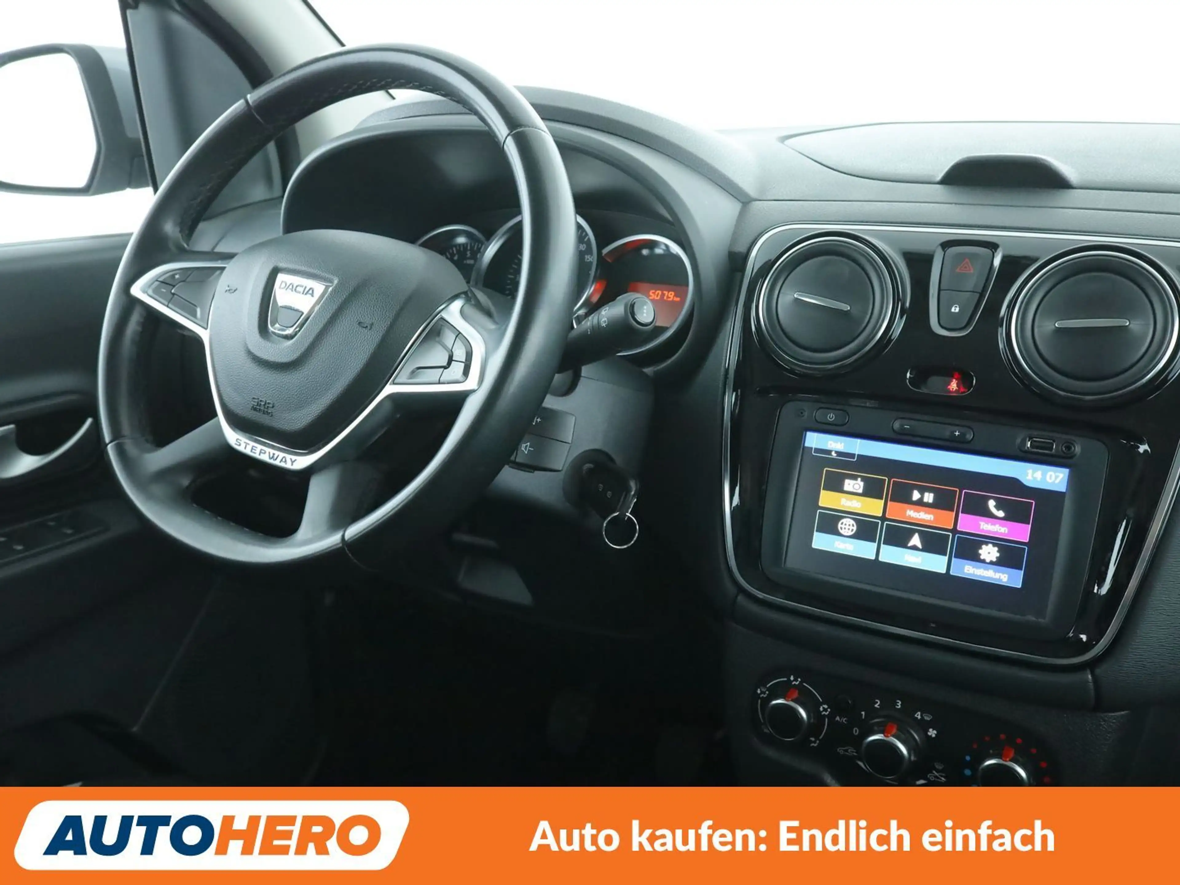 Dacia Lodgy 1.3 TCe Stepway Plus *NAVI*PDC*TEMPO*SHZ*ALU* — photo 13