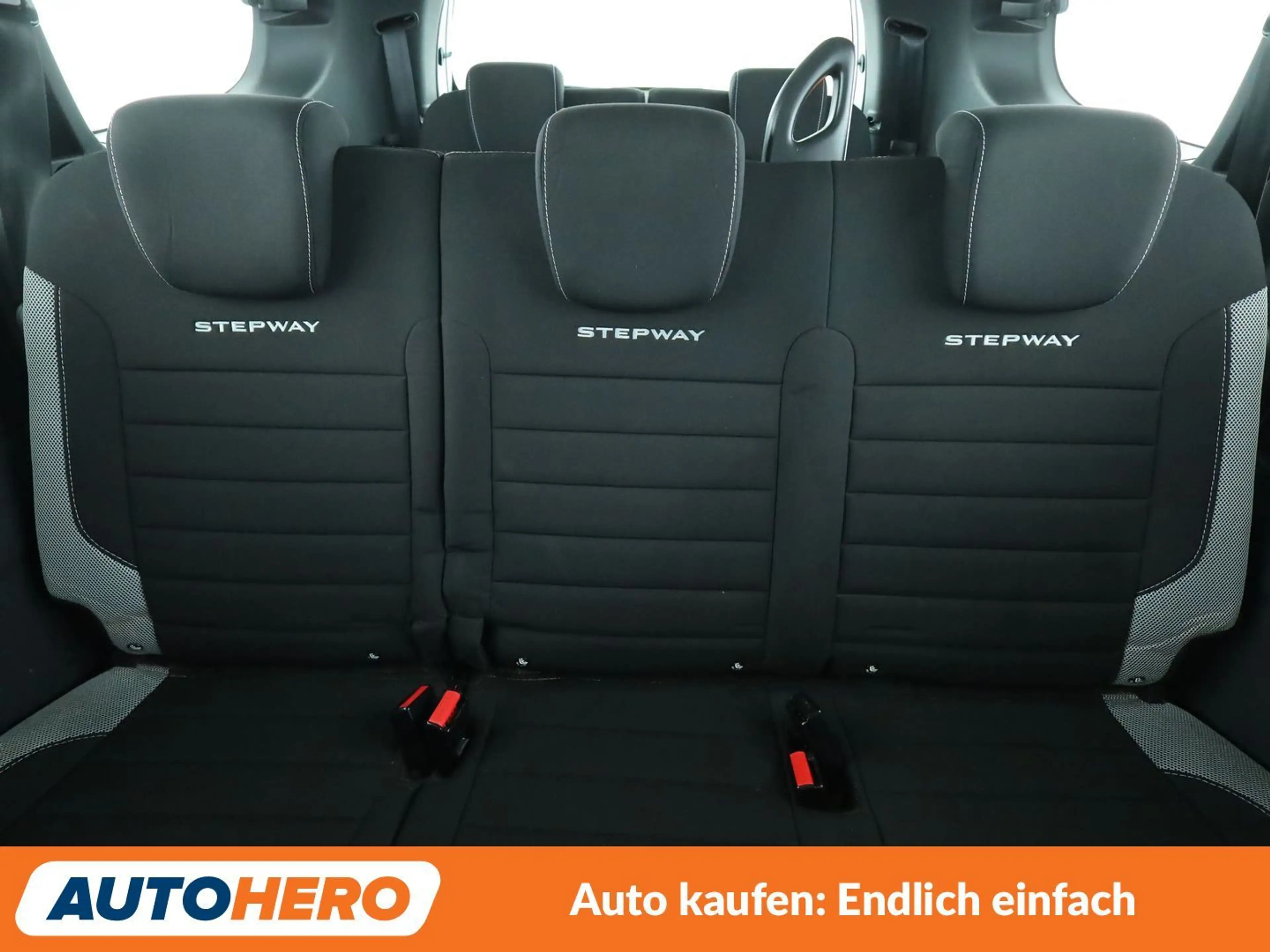 Dacia Lodgy 1.3 TCe Stepway Plus *NAVI*PDC*TEMPO*SHZ*ALU* — photo 15