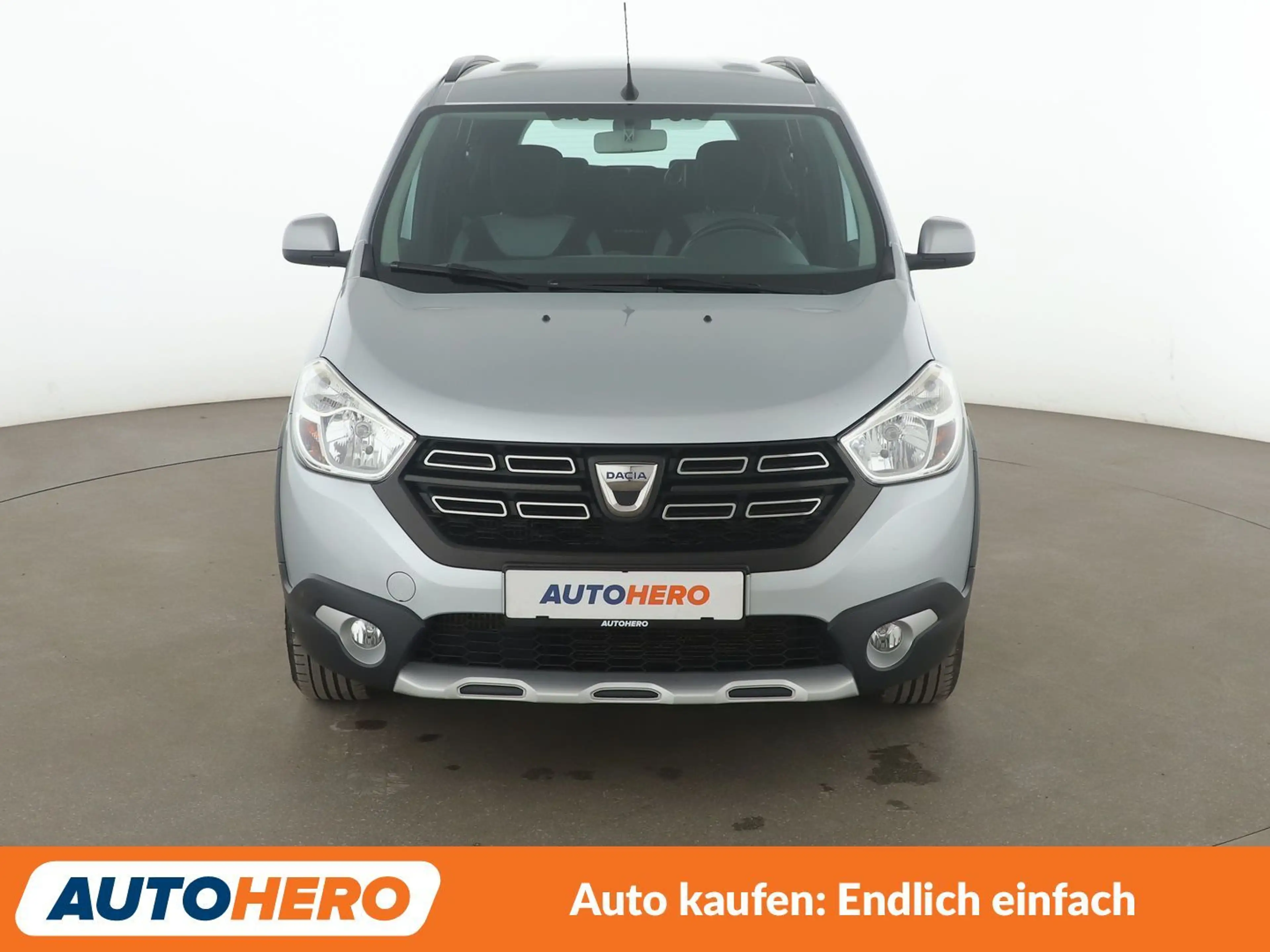 Dacia Lodgy 1.3 TCe Stepway Plus *NAVI*PDC*TEMPO*SHZ*ALU* — photo 9