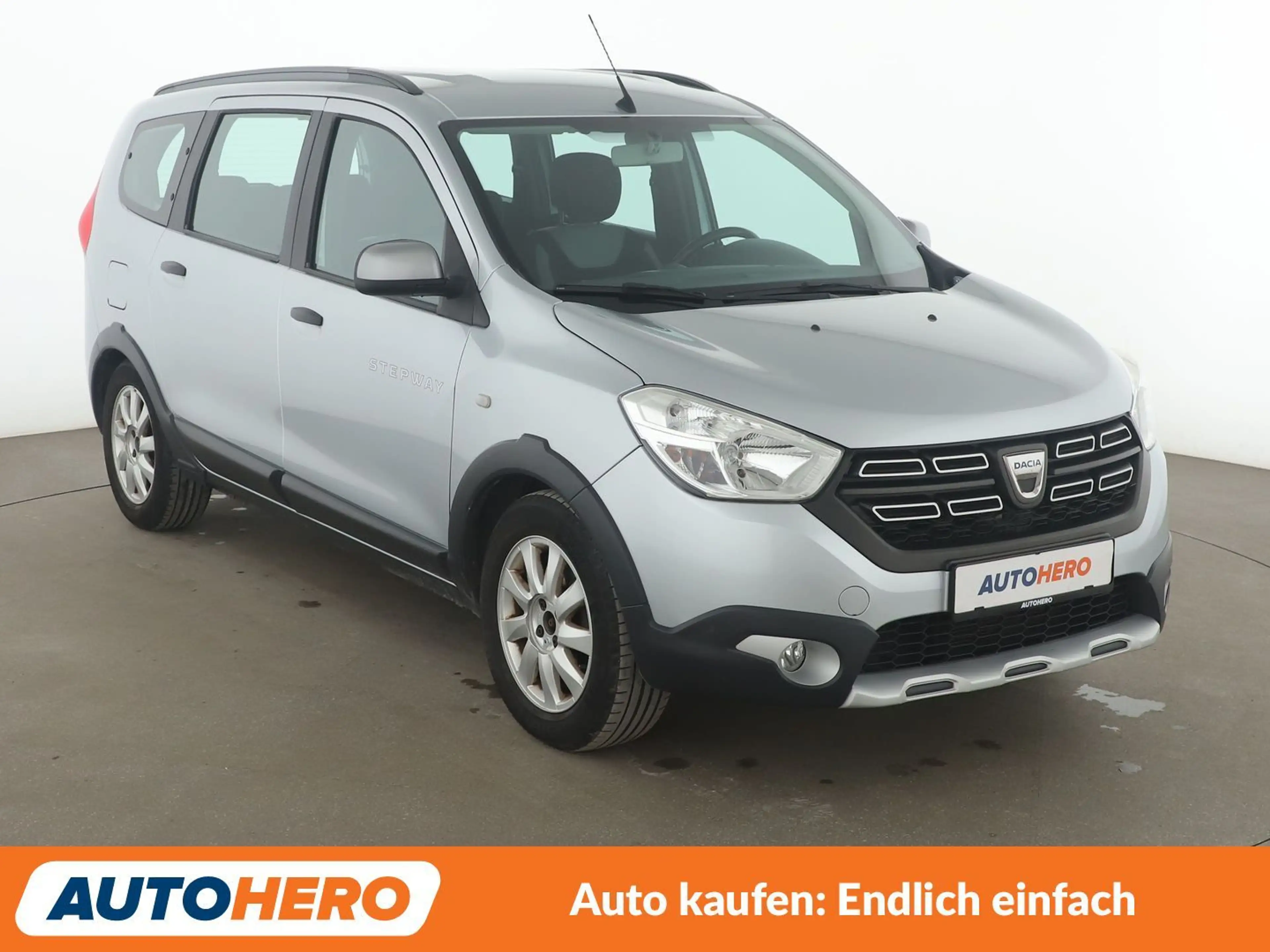 Dacia Lodgy 1.3 TCe Stepway Plus *NAVI*PDC*TEMPO*SHZ*ALU* — photo 8