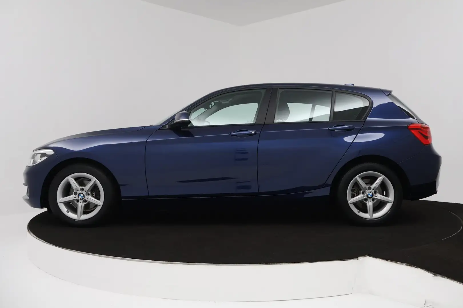 BMW 118 1-serie 118i Corporate Lease Executive (PARKEERSEN Blauw - 2