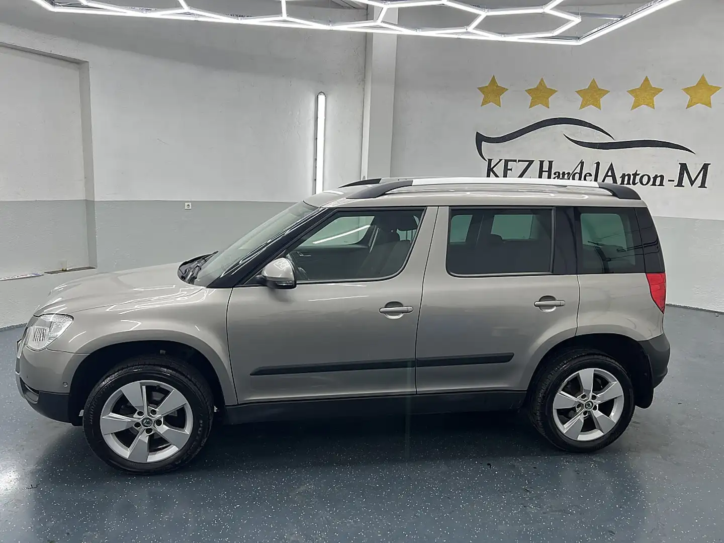 Skoda Yeti 4x4 Elegance 2,0 TDI * SOFORT FINANZIERUNG & EI... Grau - 2
