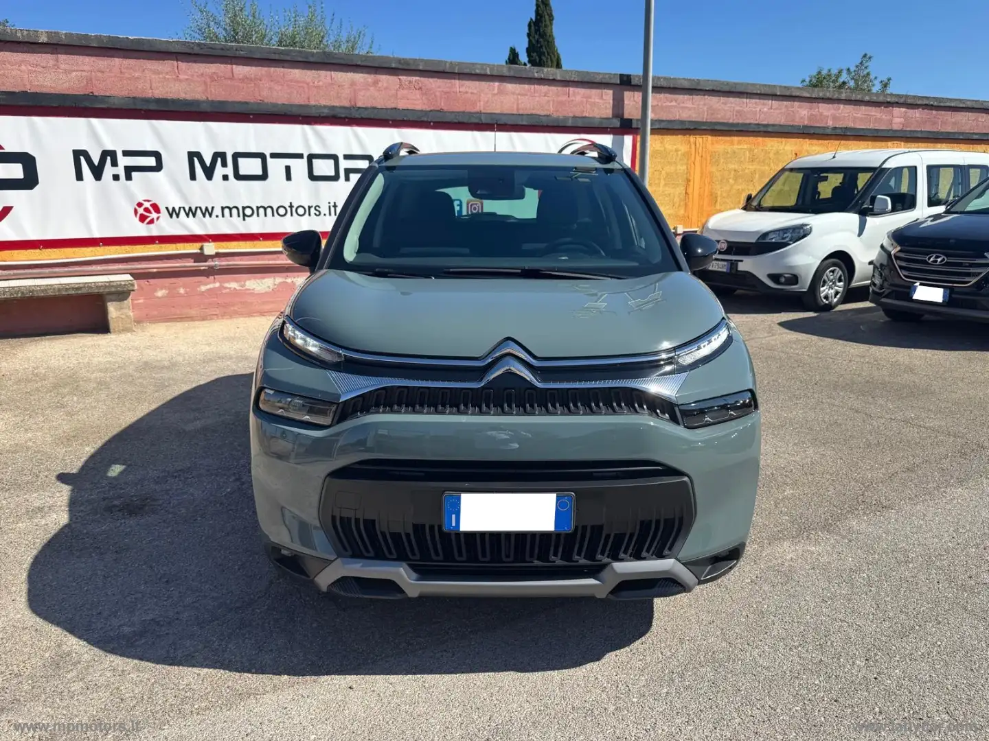Citroen C3 Aircross C3 AIRCROSS SHINE 1.2 130CV AUTOMATICA Grau - 2