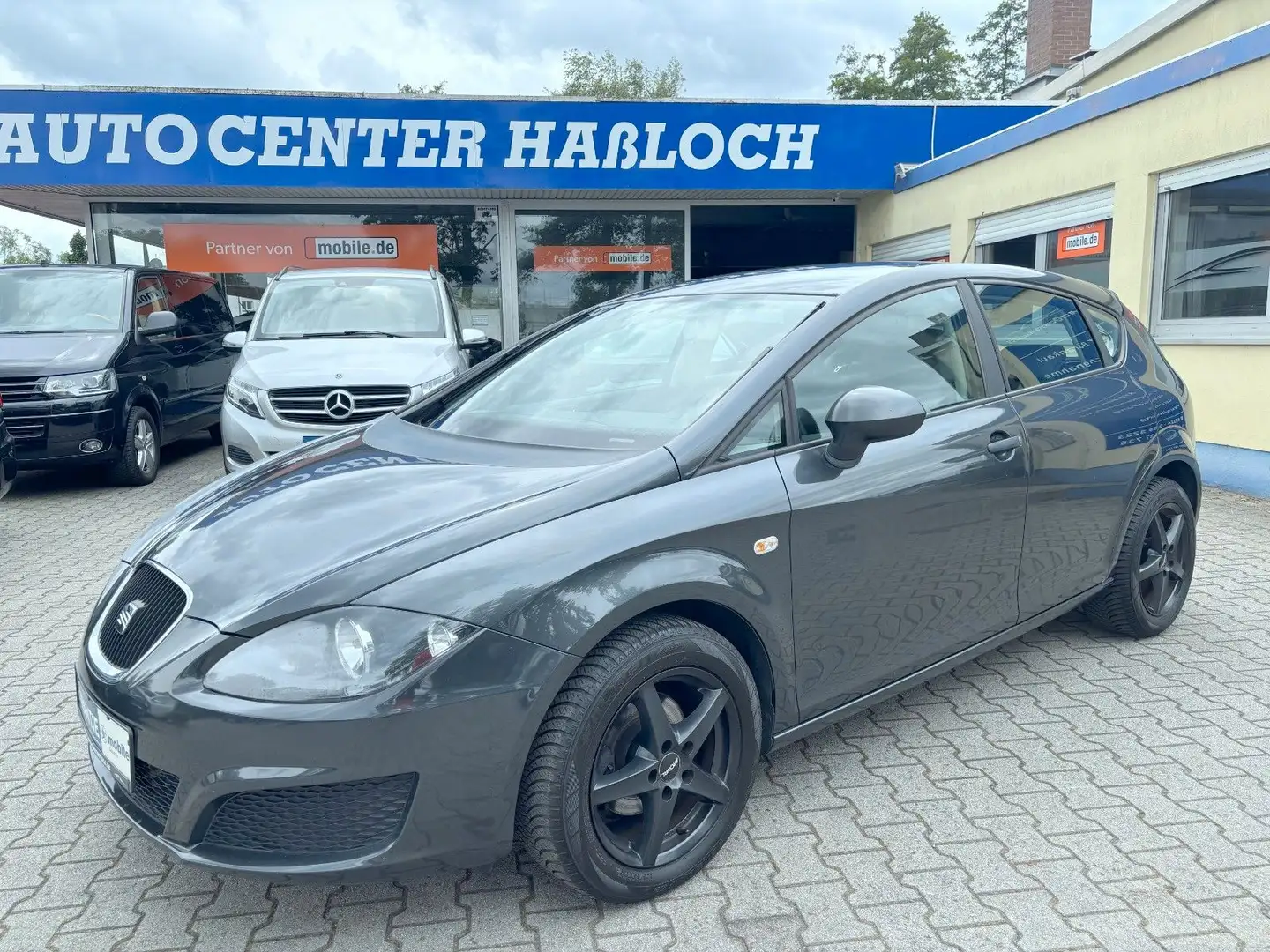 SEAT Leon 1.4i KLIMA 5-TÜRIG EURO5 2-HAND Grau - 1